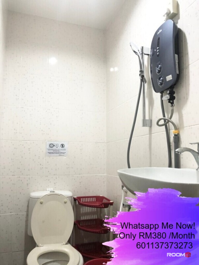 Comfy Room in Taman Mayang, Kelana Jaya with High Speed WIFI Near LRT Station