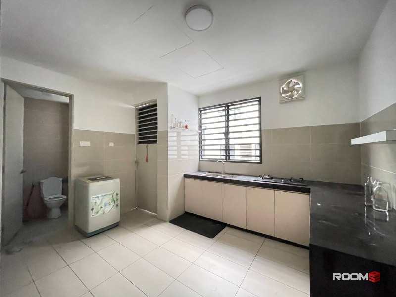 Middle Room at Bandar Puteri Bangi, 🔥 👉 Bilik sewa Bangi [Free WIFI, Near KTM] The Terresse, Bdr Puteri, BSP, Nilai
