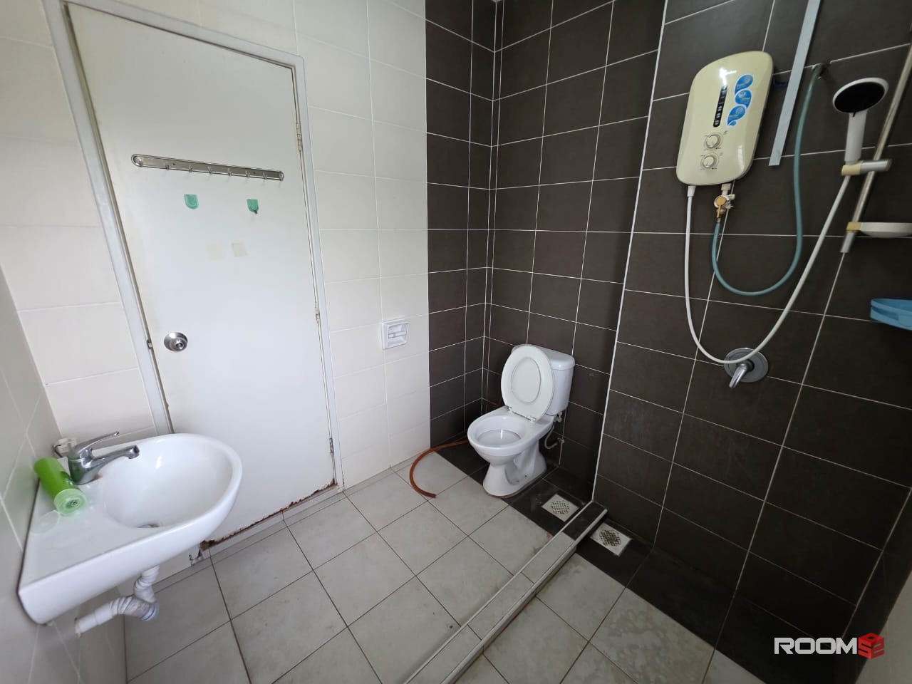 Bilik Sewa Murah at Kota Kemuning, Shah Alam with Air-Cond ❄️