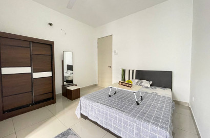 Middle Room at Bandar Puteri Bangi [👉 𝑺𝑨𝑳𝑬 𝑴𝑬𝑹𝑫𝑬𝑲𝑨 🔥] Bilik Sewa Bangi, Bdr Puteri Bangi, Terresse 2, Nilai