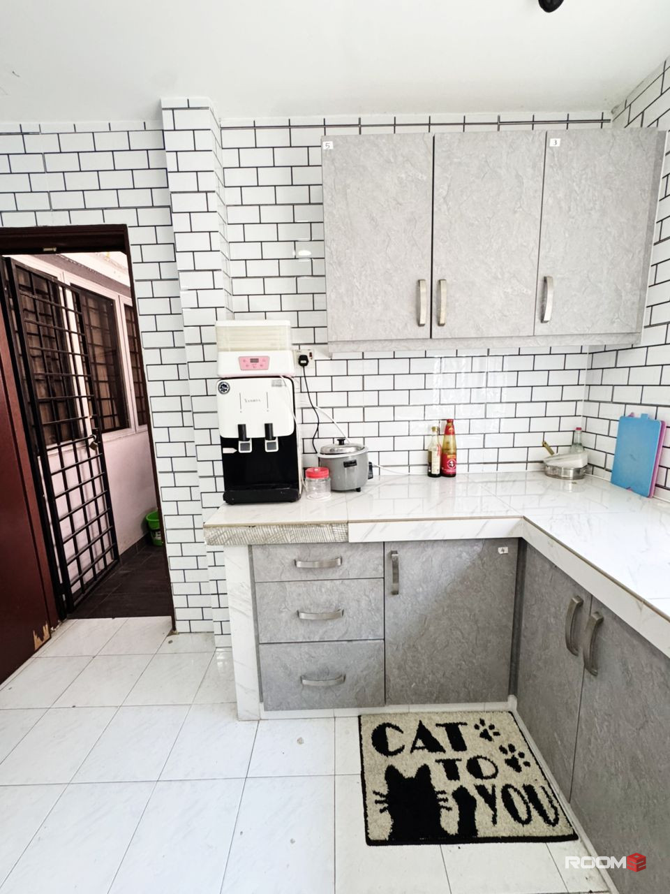 SINGLE ROOM FOR WORKING ADULTS AT BANDAR UTAMA