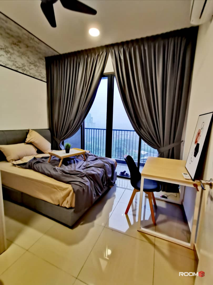 Middle room fully furnished with private balcony @Nidoz Desa petaling