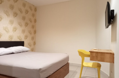 🚆 "Get ready to unwind in style with our room near Plaza Metro Kajang. 🛏️