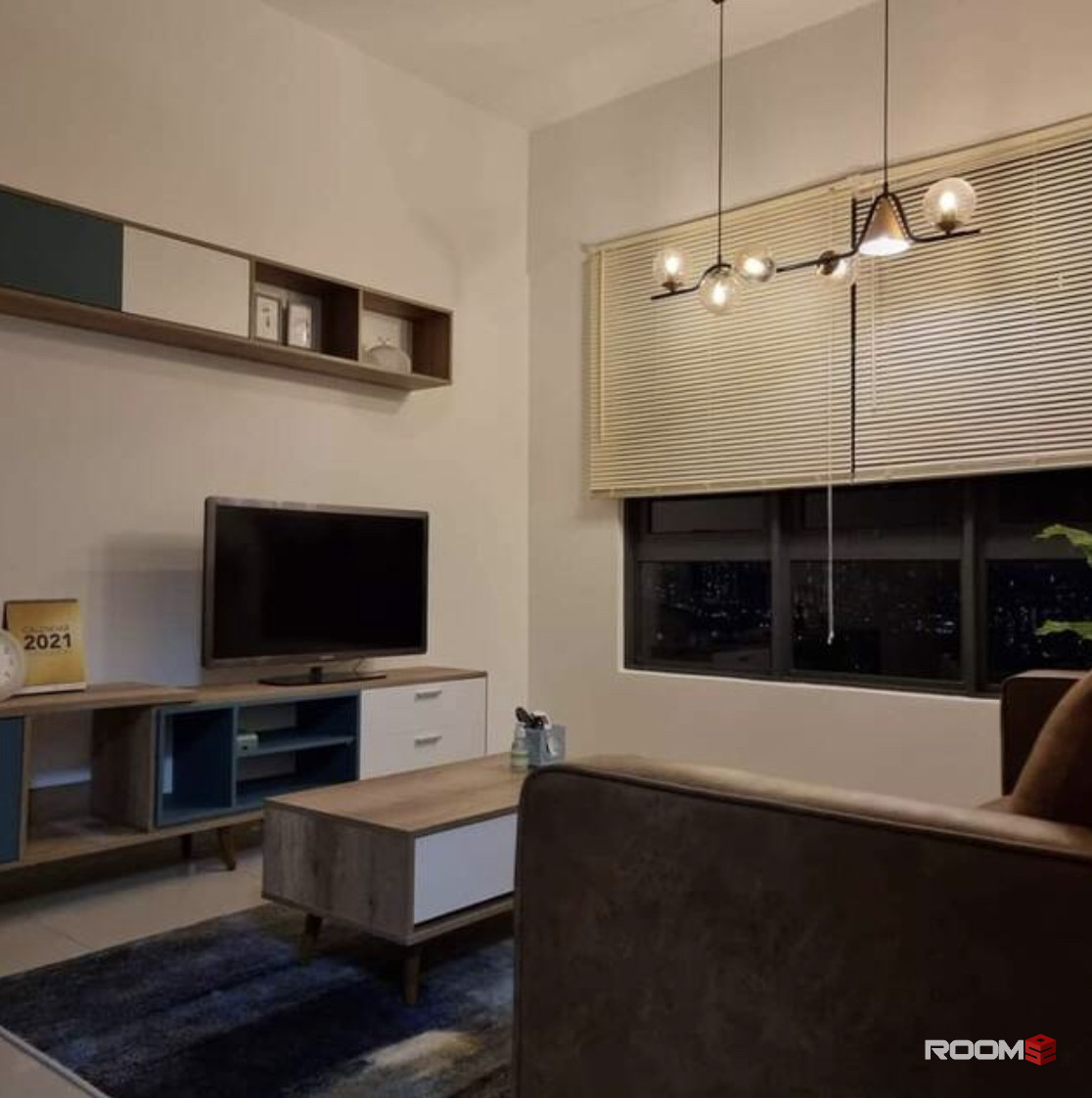 PJ SS2, Single room with AC and furniture, near Starling Mall