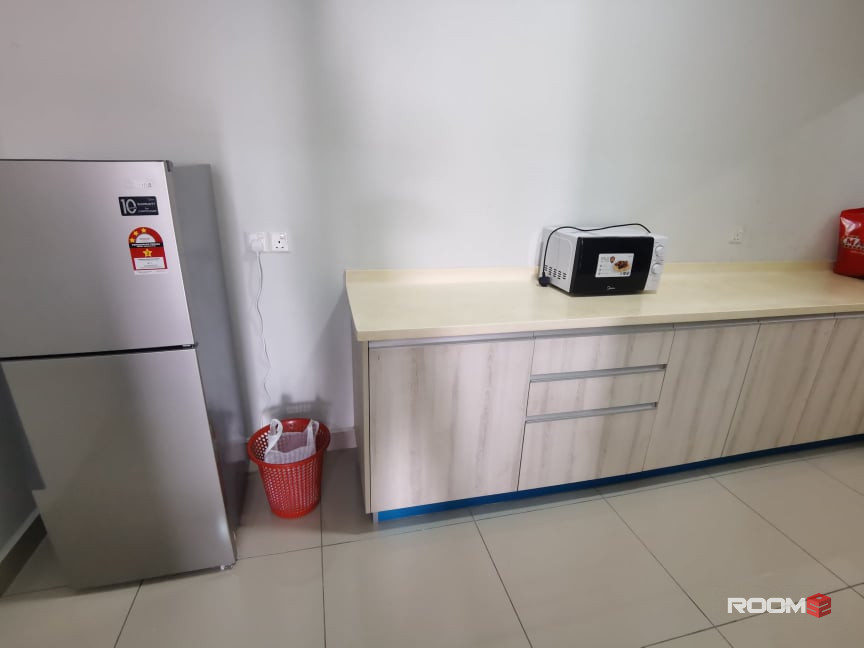 FEMALE UNIT, MASTER BEDROOM. PACIFIC PLACE, Walking distance to LRT station.🚇 Kelana jaya, kerinchi, KL sentral, Abdull
