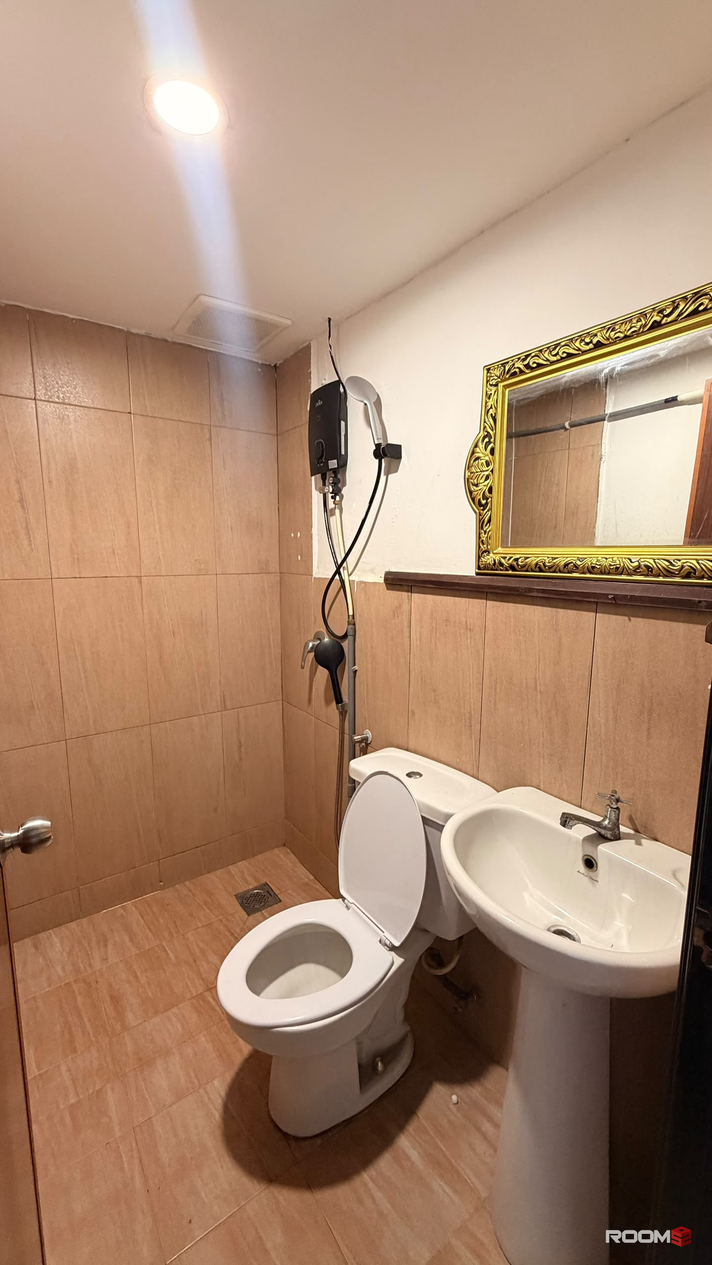 🏠 Room For Rent @ Puchong 📍 Nearby IOI Mall Puchong ✨ 🛏️ Cozy & Comfortable Room 🛒 Near Shops & Amenities 🚗