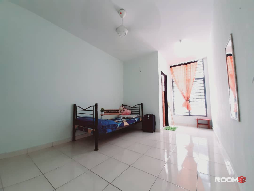 [For couple/ Single 🌞] Middle Room at Bangi, Selangor, Bilik Sewa Bangi ~  🔥 👉 (ATC TOILET) Bangi Avenue/ Wonderland,