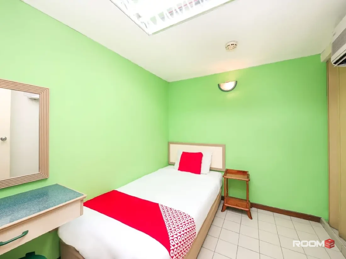 Room For Rent at Damansara Uptown,Damansara Utama 4 Min Walking Distance to Starling Mall