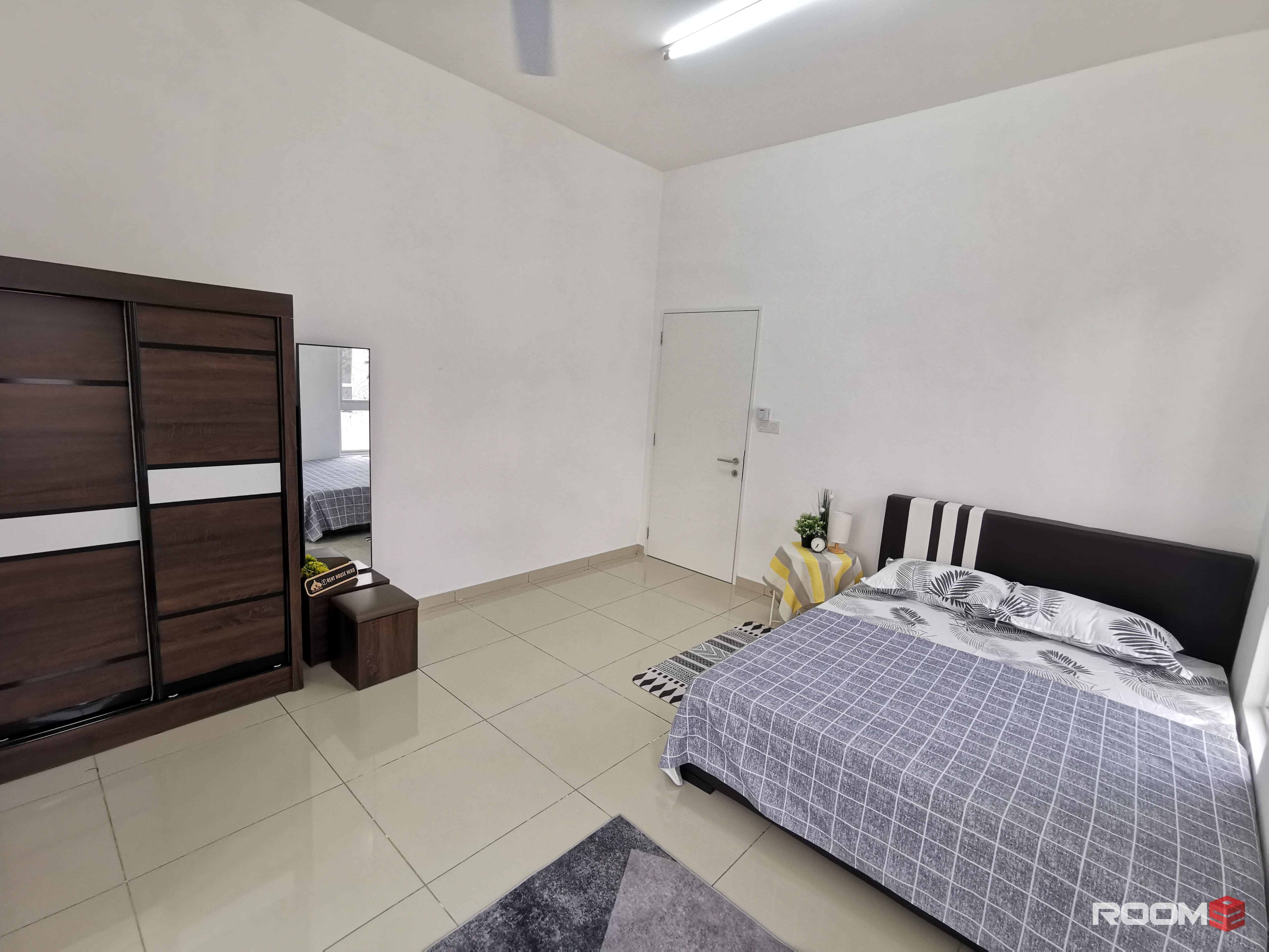 MEDIUM ROOM AT SENDAYAN, BILIK SEWA ARA SENDAYAN {FREE UTILITY} MAMBAU, GADONG JAYA, HIJAYU (AREA, OFFER, UNIT, LANDMAR