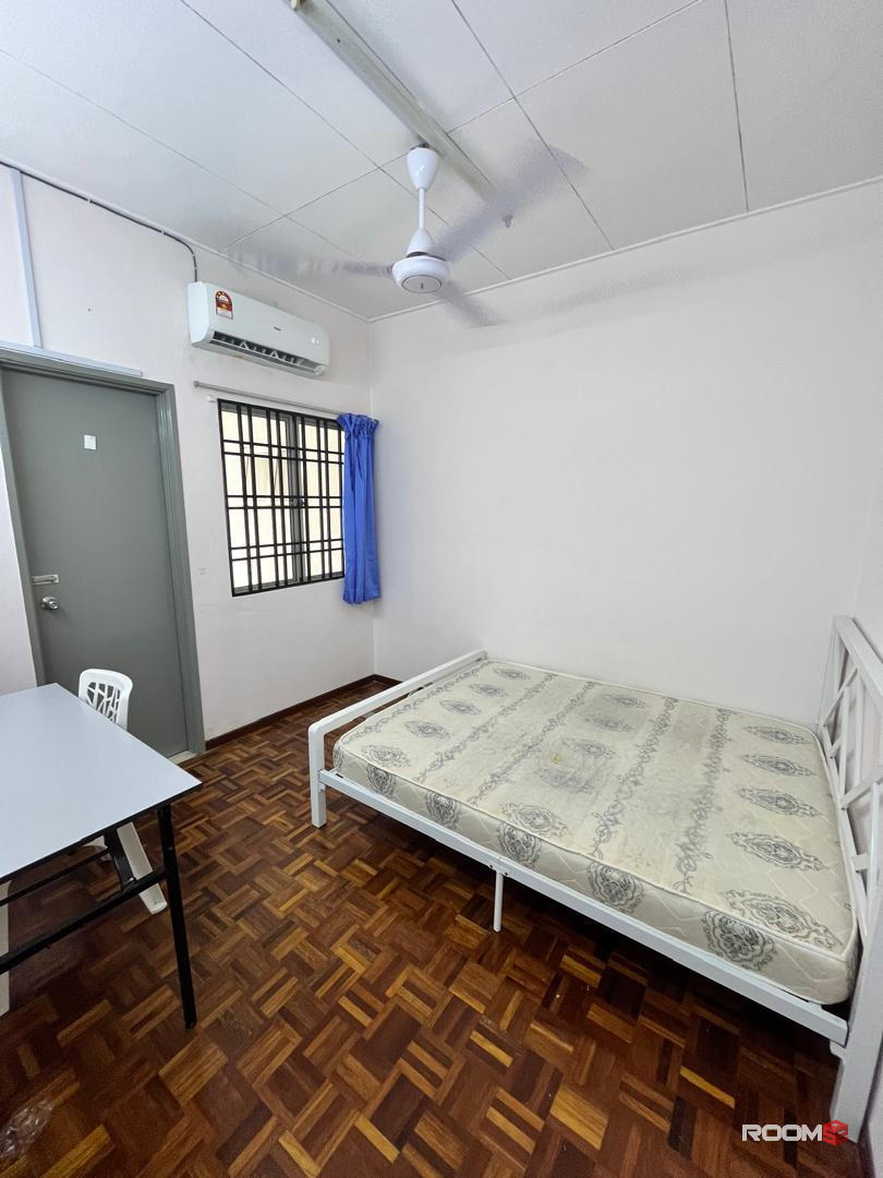 Low Deposit ❗❗❗❗ Private room with window/ Without window For Rent In Klang Valley