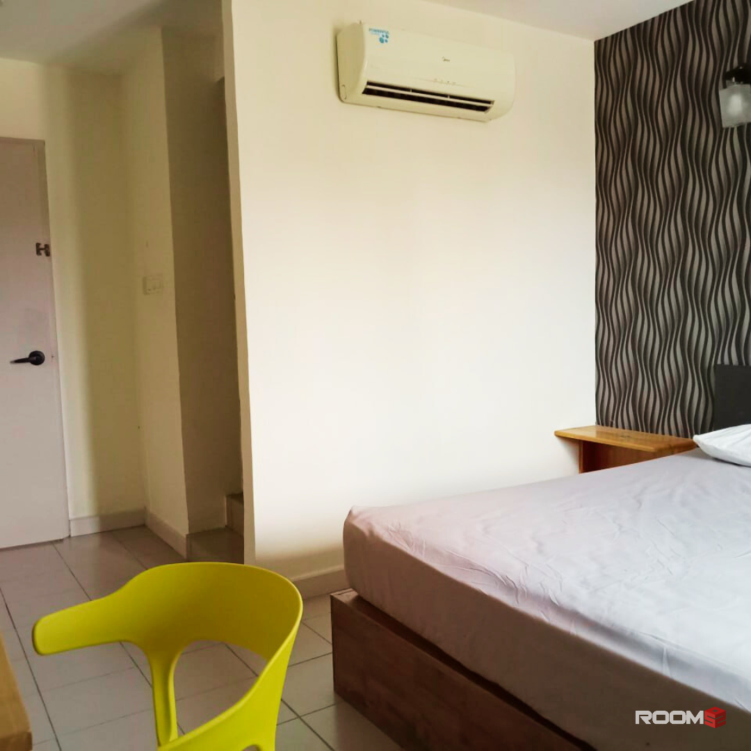🌆 Convenient Living at Its Best! Enjoy Fully Furnished Rooms, Quick Access to MRT, and Local Attractions. 🏡🚍