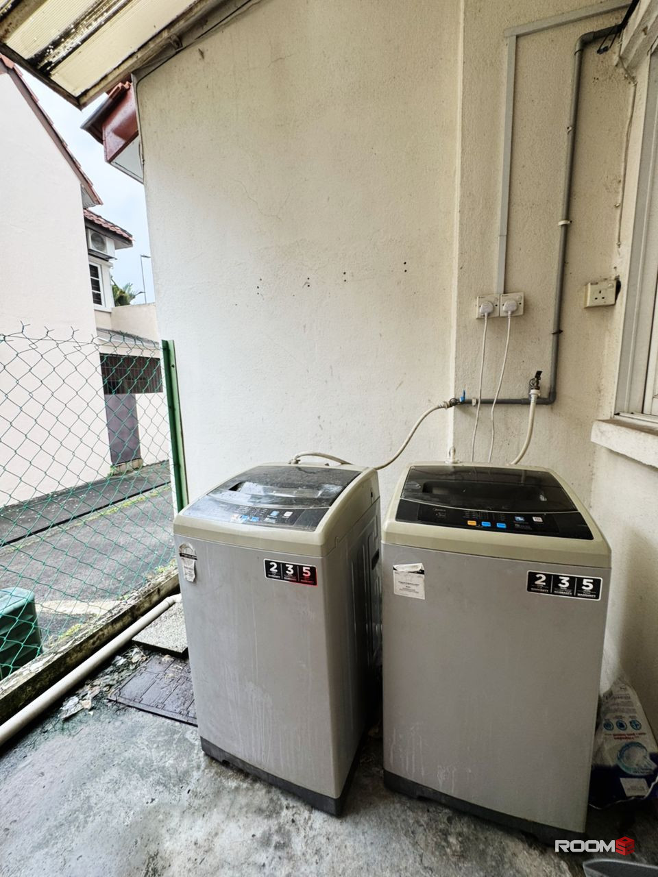 NEAR MRT MUTIARA DAMANSARA SINGLE ROOM