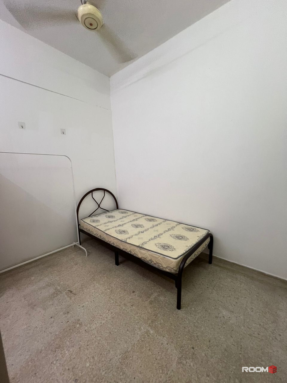 SINGLE BEDROOM @ SS2