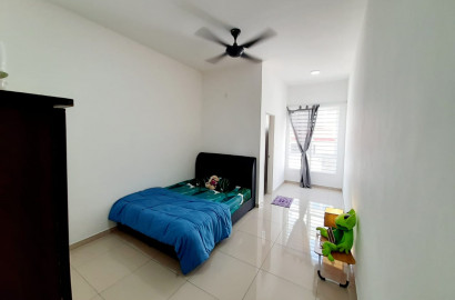 [For couple/ Single 🌞] Middle Room at Bangi, Selangor, Bilik Sewa Bangi ~  🔥 👉 (ATC TOILET) Bangi Avenue/ Wonderland,