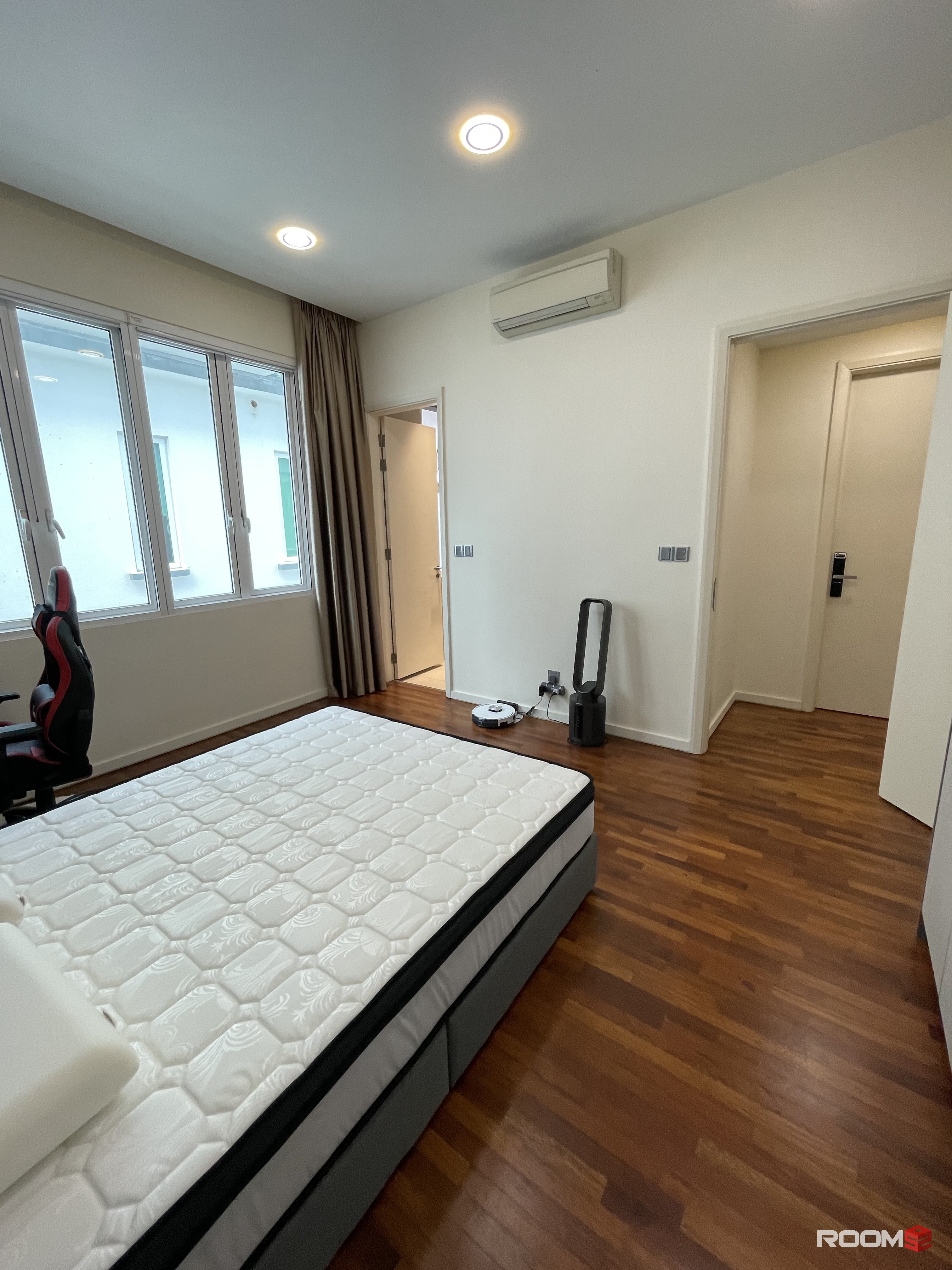 Private Middle Room at Bandar Sungai Long, Kajang , utar , taman rakan , mahkota cheras