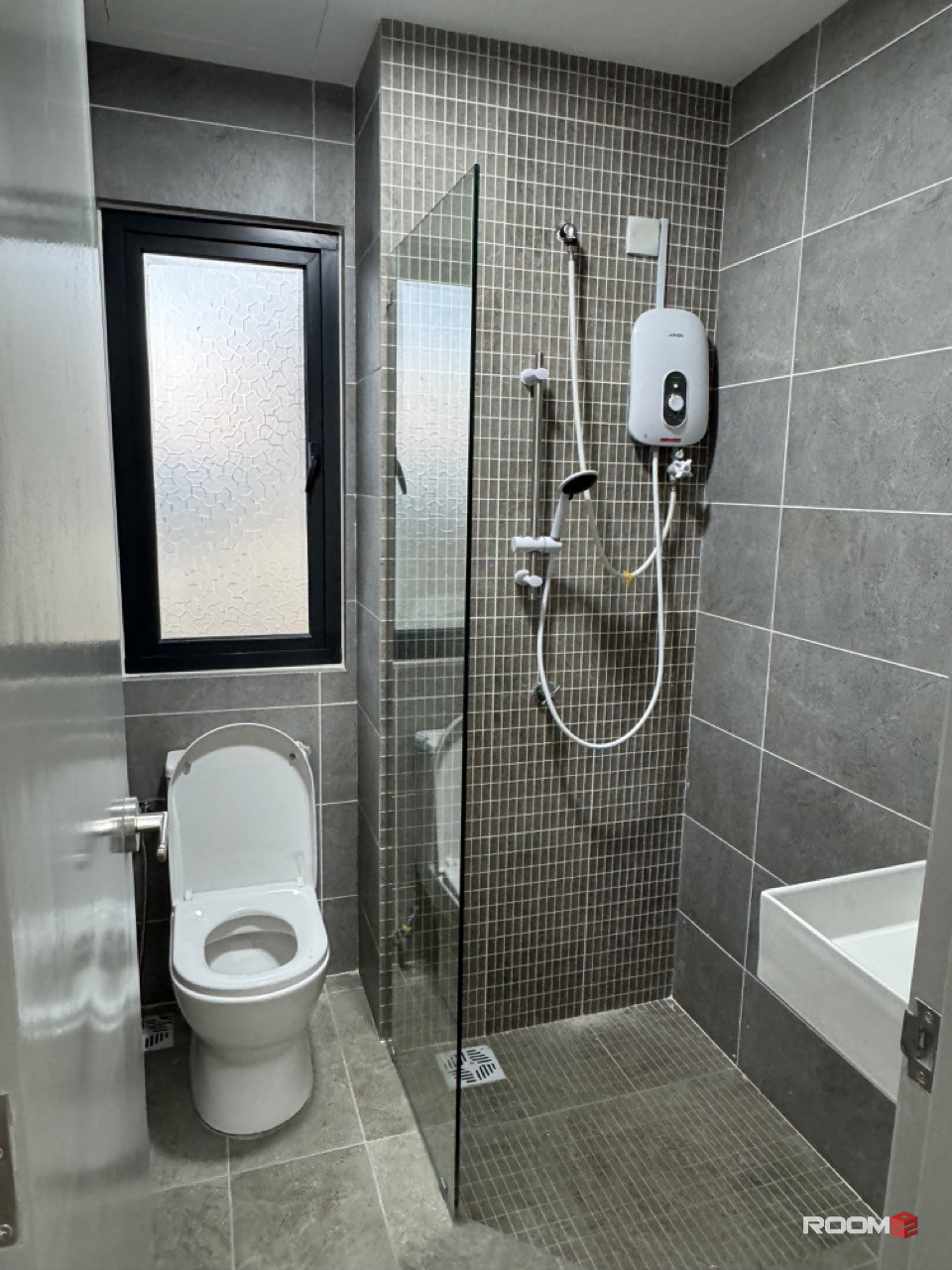 🔥🔥NEW CONDO NEAR HELP UNI✅ Premium ⭐️ Single Room Fully Furnished @ NEW 10” Mattress Aircond Wardrobe Table Chair