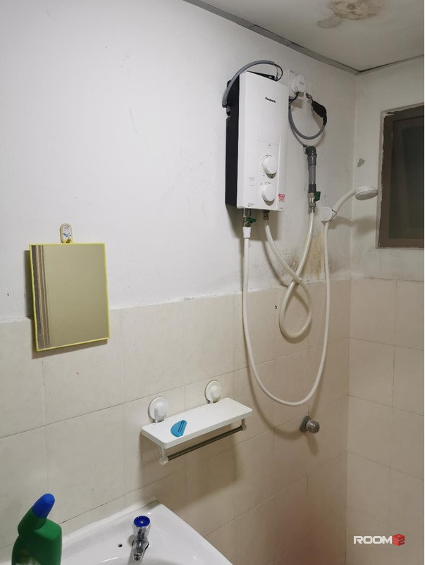 Master Room For Rent at Palm Spring Condominium