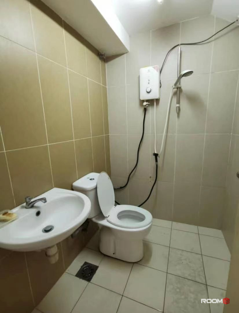 📣📣📣 LOW LOW DEPOSIT 🎆🎆🎆MIDDLE ROOM AT SS2 PETALING JAYA