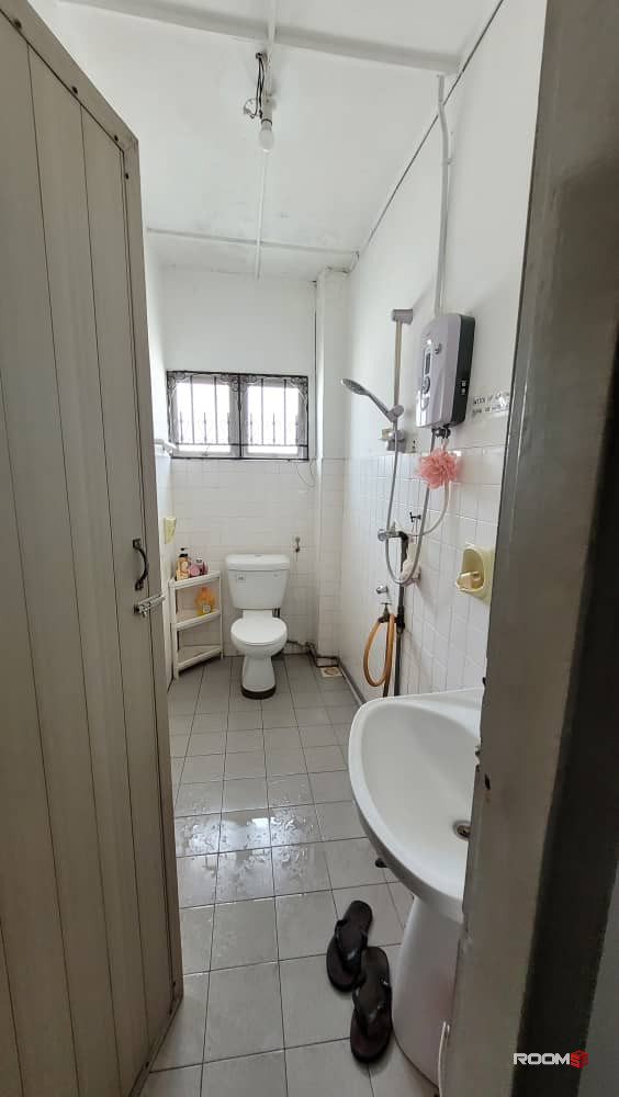 SS2 landed House  Fully Furnished Design Room To Rent