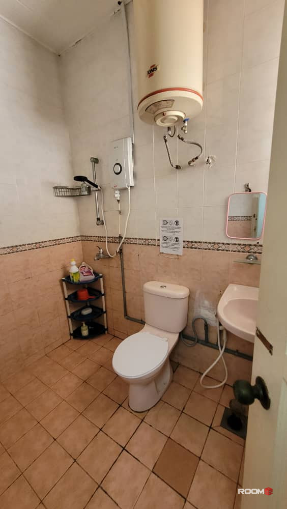 Foc 1 Month 🏡 SS 22 Damansara Jaya Landed House Middle Room To Rent