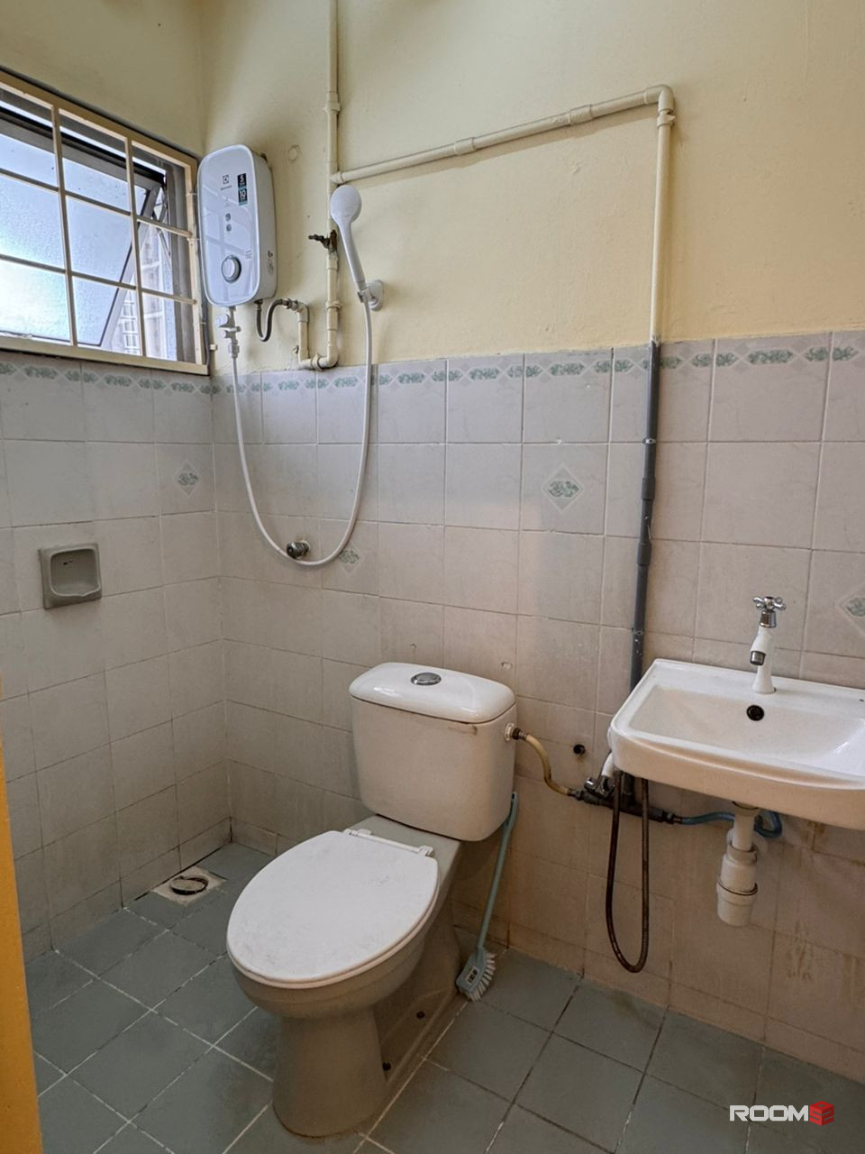 ‼️NEAR MRT ⭐️ De Tropicana, Kuchai Lama📍 SINGLE Room Fully Furnished @ NEW Aircond Wardrobe Table Chair Mattress