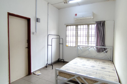 ‼️ Middle Room for Rent @ Kota Kemuning ‼️