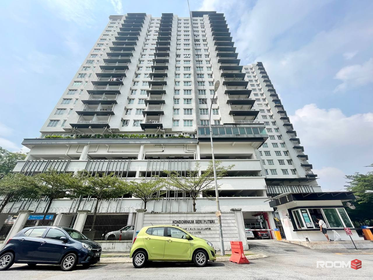 Cheras LRT - Master room for rent at Seri Puteri Condominium with private 🛁bathroom