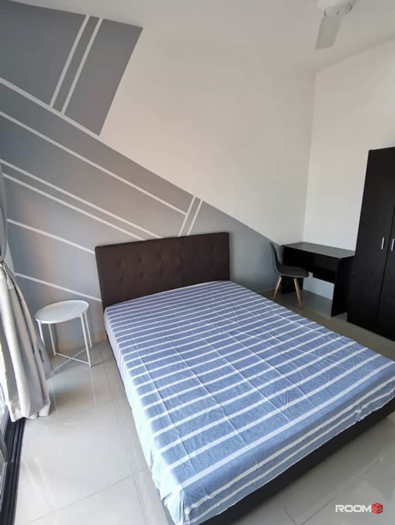 Medium Room With Balcony For Rent At The Hamstead Residence