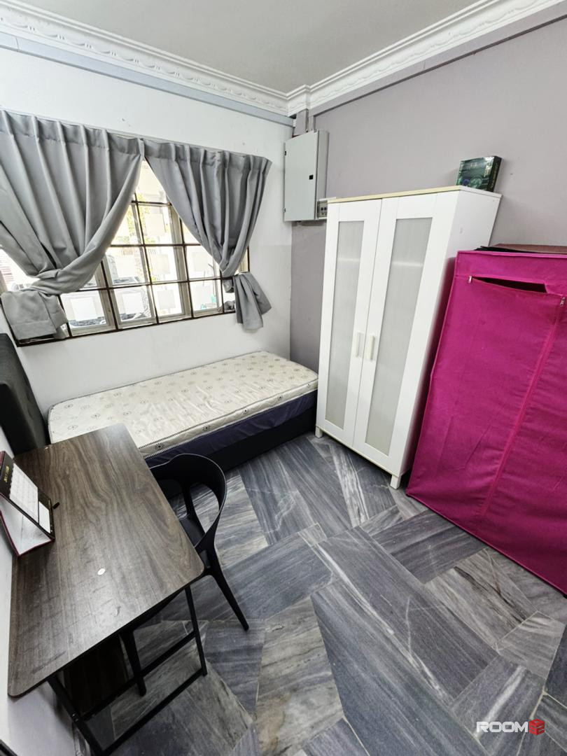 BUDGET SINGLE ROOM AT BANDAR UTAMA NEAR MRT & 1 UTAMA