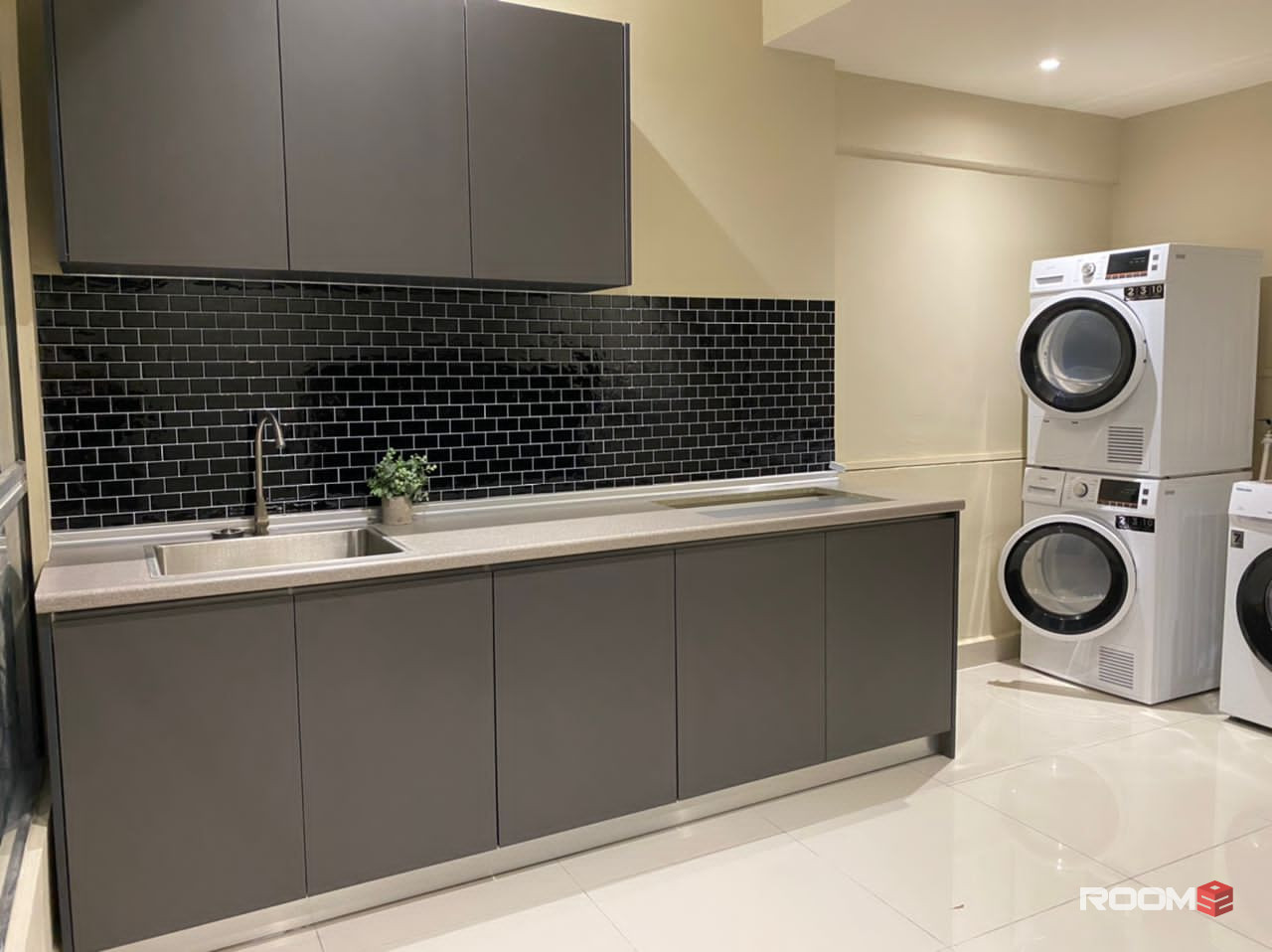 7 mins MRT TTDI & 10 mins LRT Kelana jaya 🏡🚌🚇✨"