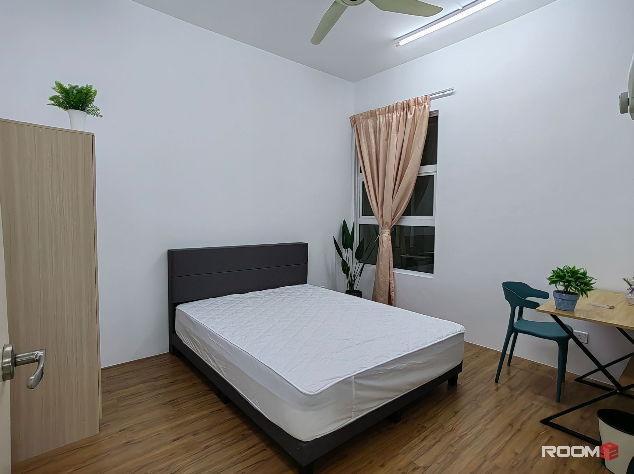 ⭐Spacious 3.5m x 3.0m (115 sq ft) queen room @ Arte Kuchai Lama