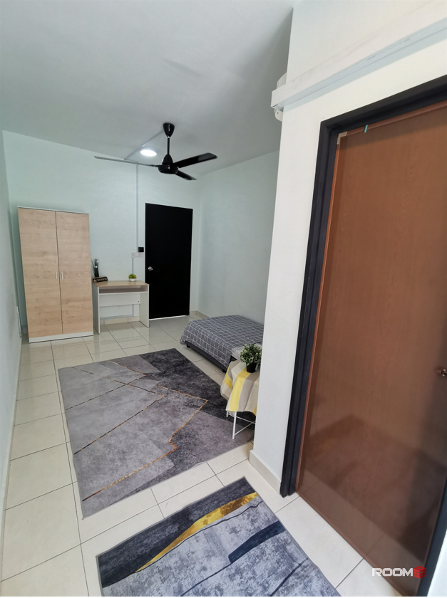[Bilik sewa Private], Bangi avenue 3 [Bilik Medium] ,  [PEREMPUAN] , [KTM Bangi] Kuis , Bandar Seri Putra  UKM , Nilai3