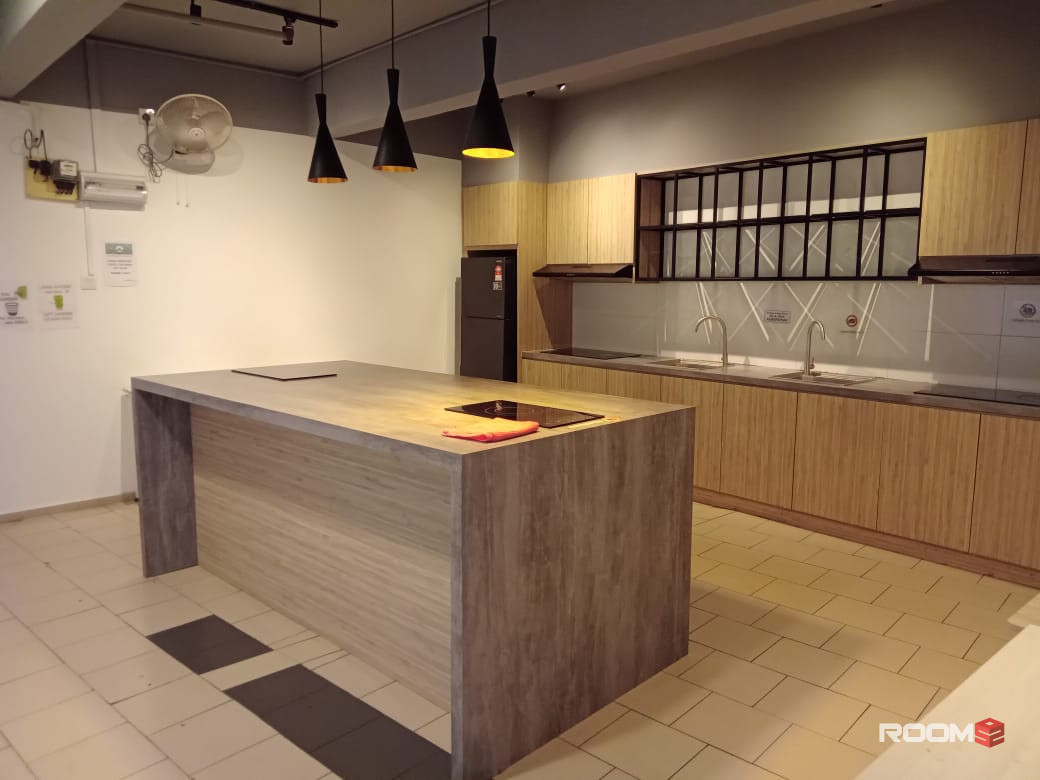 Studio City Campus Lodge, LRT Chan Sow Lin, Pudu KL