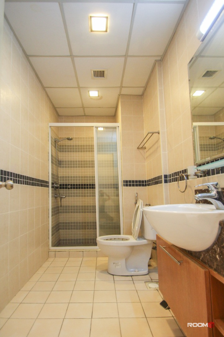 [NEAR PAVILLION] Fully-Furnished Premium Middle Room with Balcony at Bukit Bintang