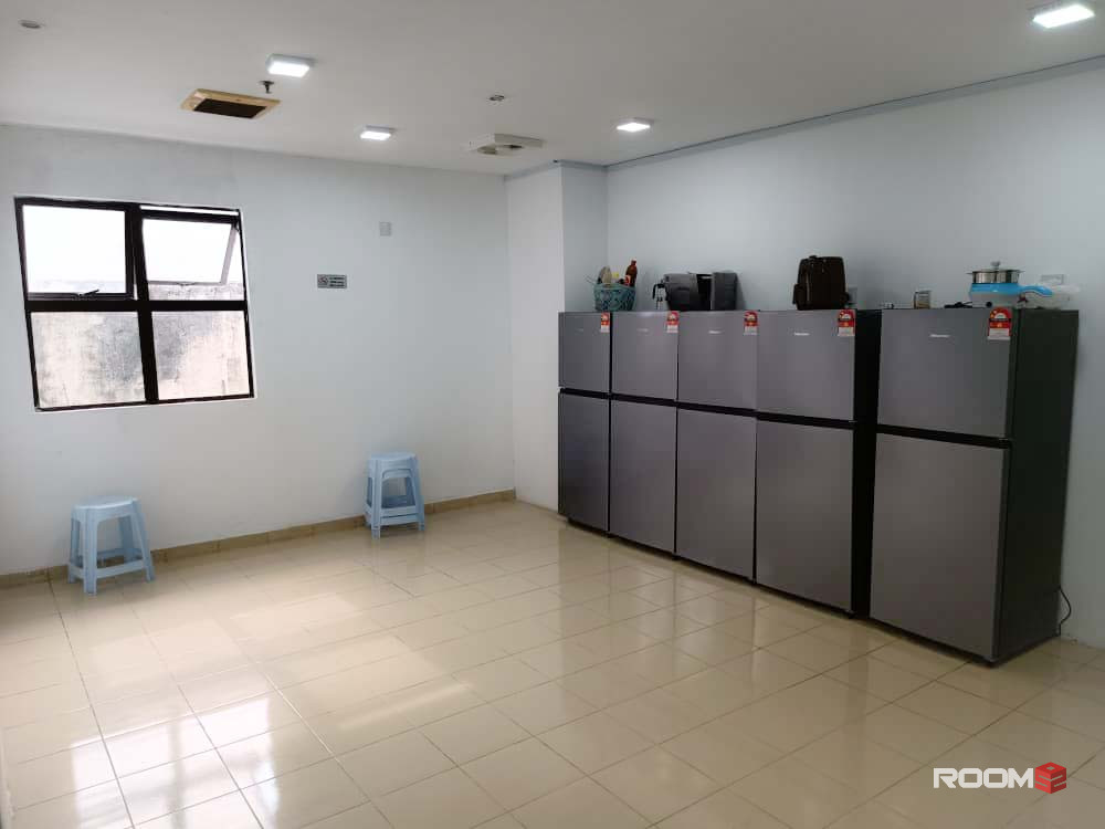 Hotel Room Rent : Zero Deposit, Private Master Room, Attached Bathroom, Non-Sharing, Nearby LRT Station, IOI Boulevard,