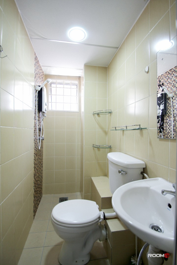 Danau Idaman @ Taman Desa - Master Room with Private Bathroom