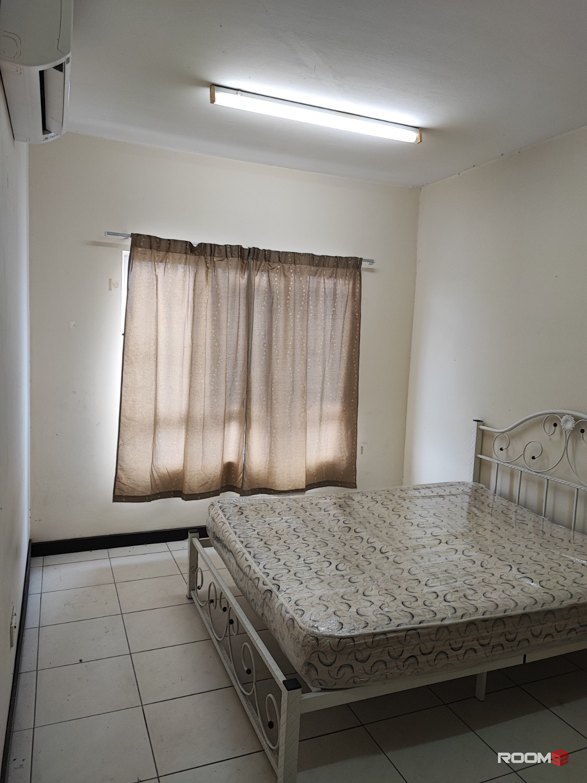 Master room for rent at cova villa, kota damansara