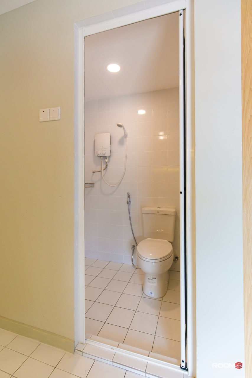 Maluri Room for Rent 🏡 - Ideal for Commuters Using the Bukit Bintang Bus Route. 🚌