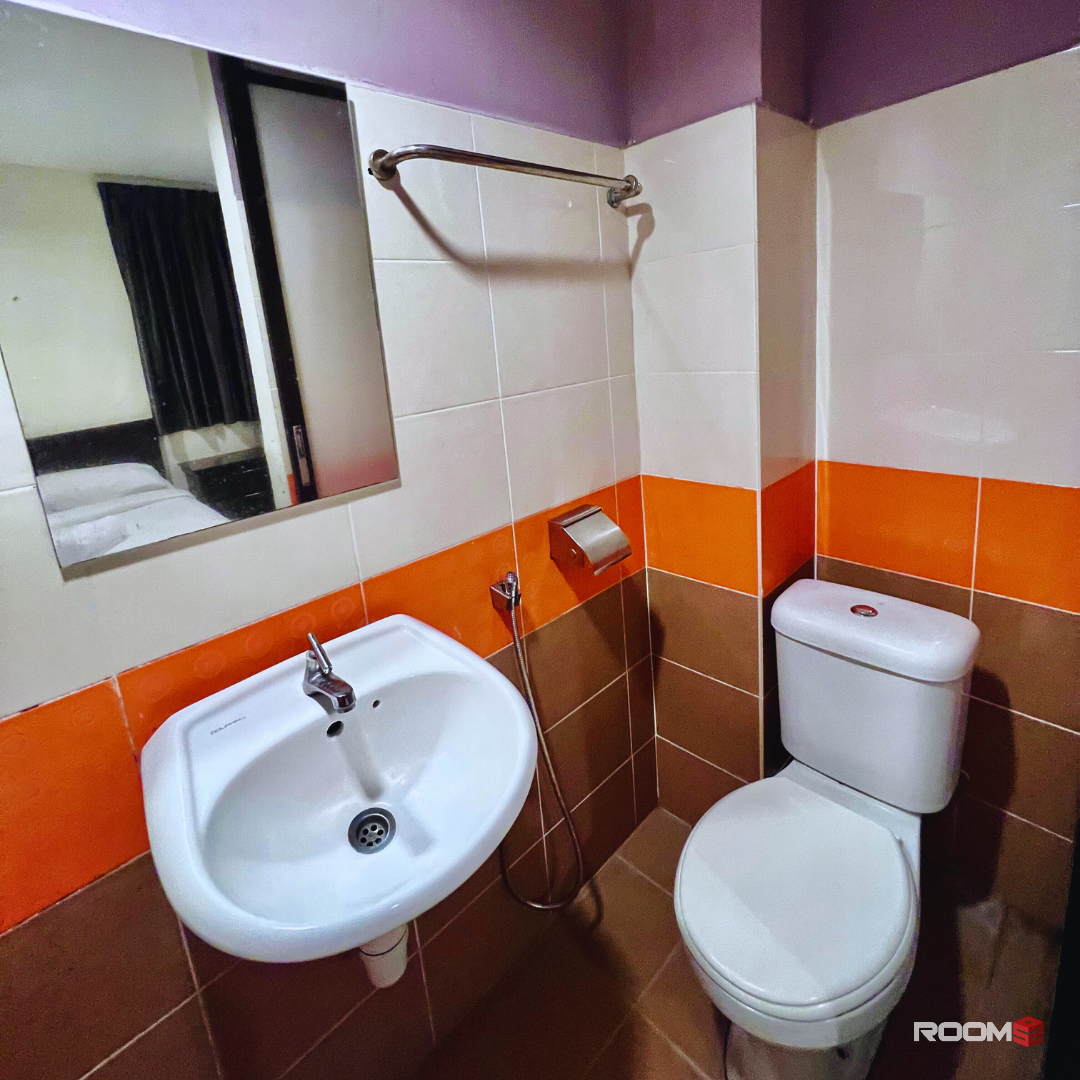 Room With No Deposit Needed 🏙️ Enjoy Easy Transportation with 7 Min Walk To MRT Stadium Kajang Line ! 🚅