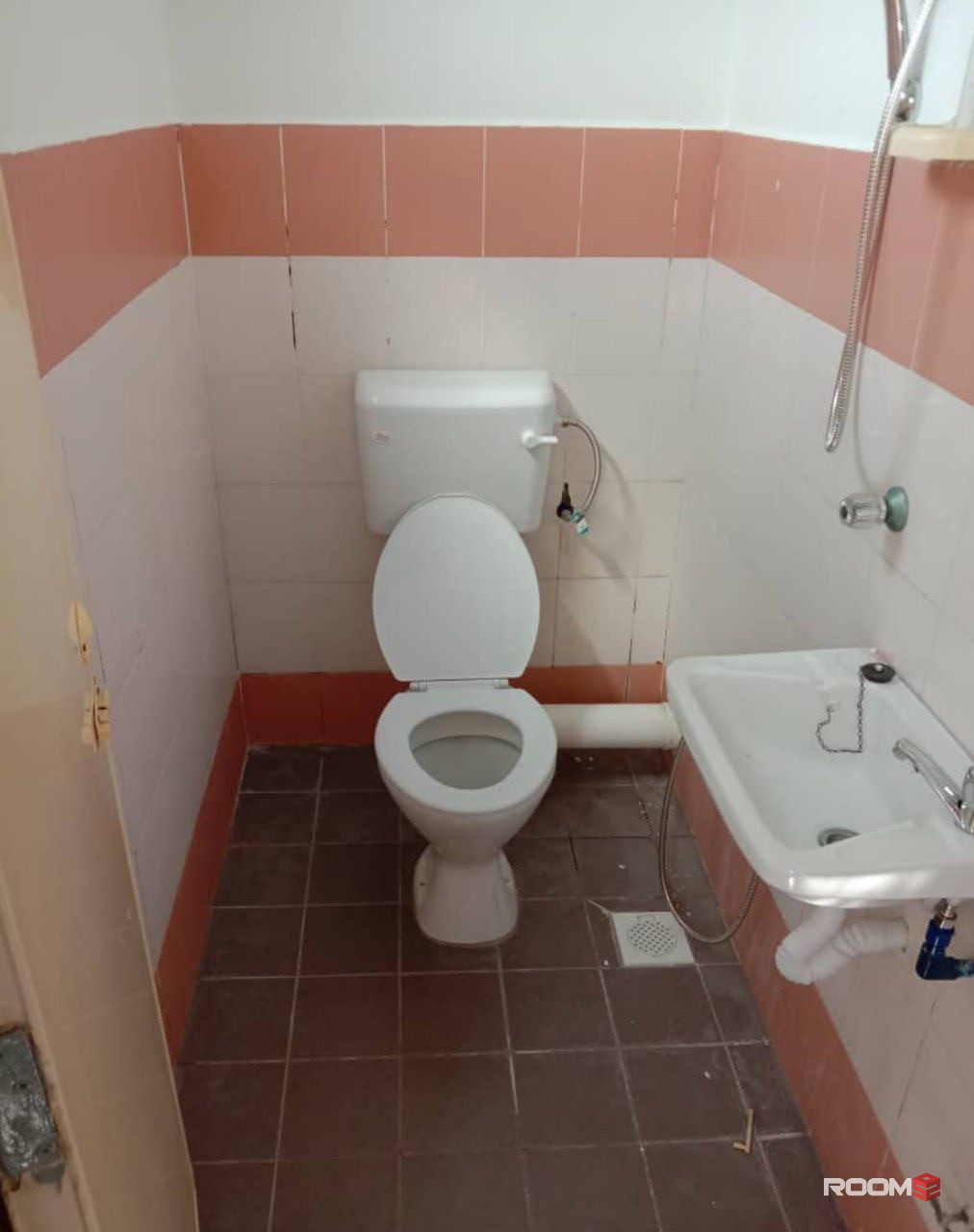 Medium Room, Mentari Court, Blok G, Bandar Sunway