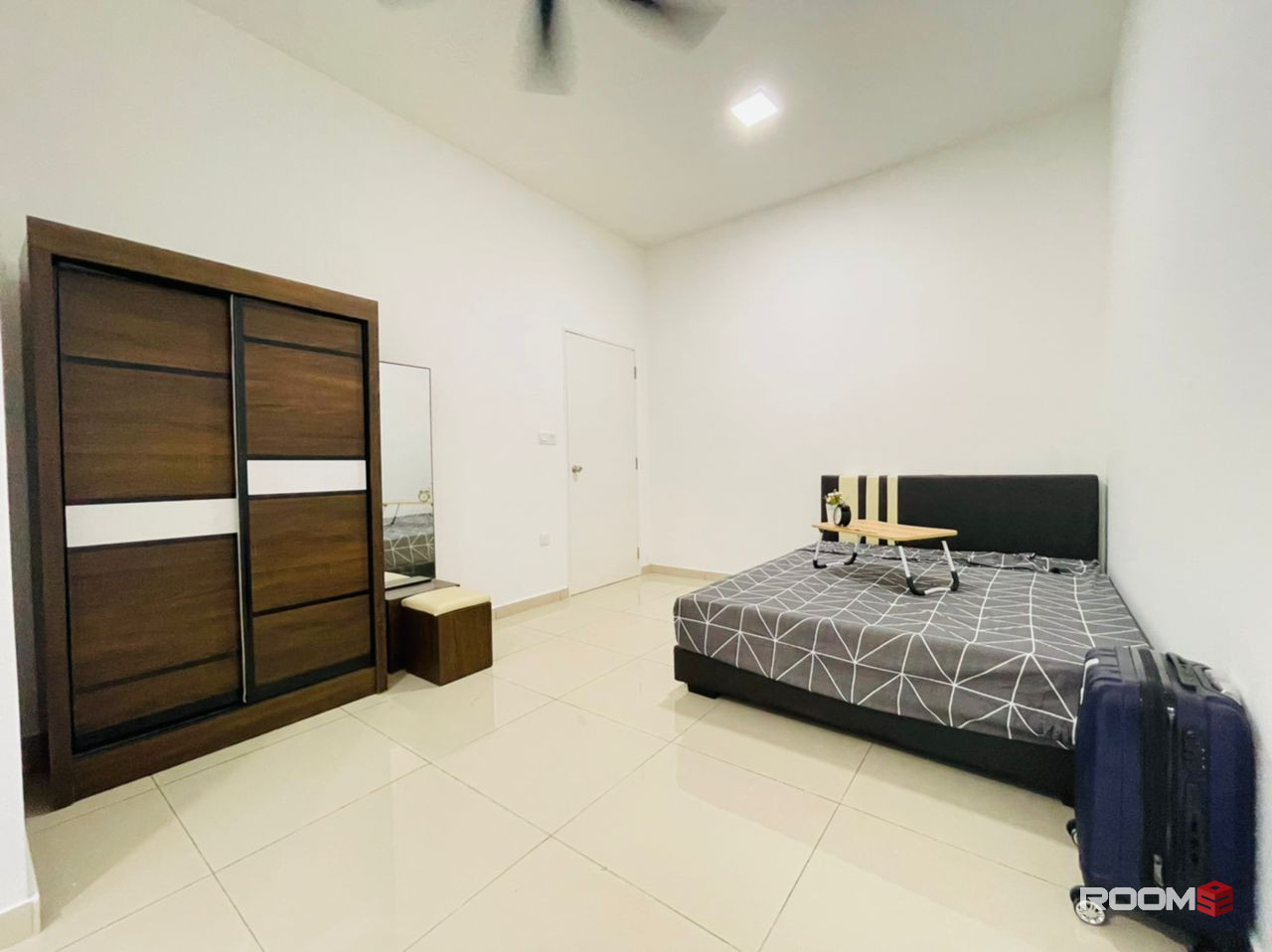 Middle Room at Sendayan, Seremban, Bilik Sewa Seremban 2 [Non-Sharing 🌟👉 𝟏 𝐁𝐔𝐋𝐀𝐍 𝐃𝐄𝐏𝐎𝐒𝐈𝐓] Ara Sendayan
