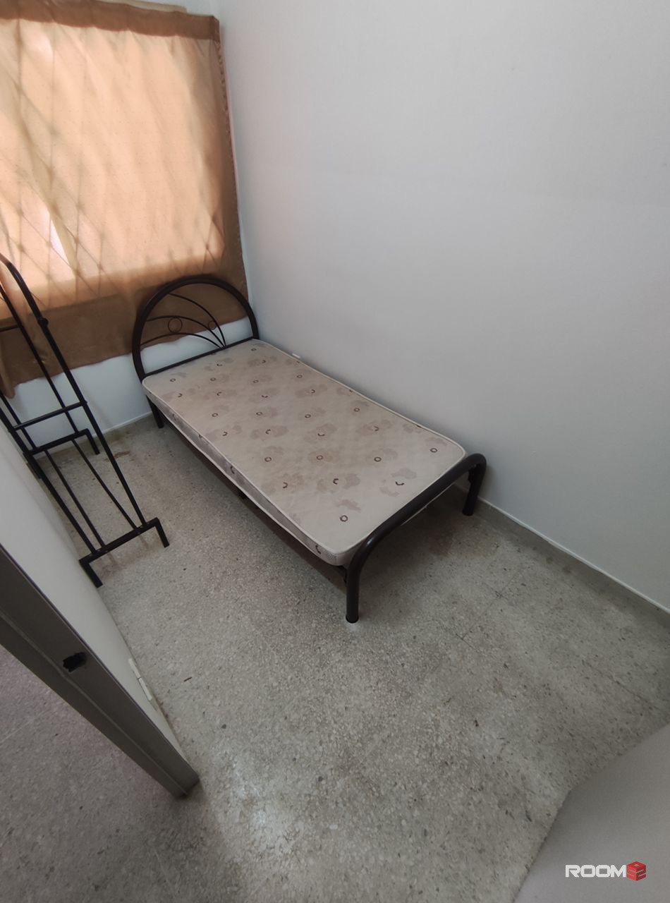 SINGLE BEDROOM @ SS2