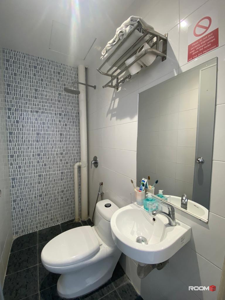 5mins walk to🚶‍♀️MRT TTDI & Atria mall 🚂 Room Rent @ Damansara Jaya, SS2, Uptown Damansara Utama