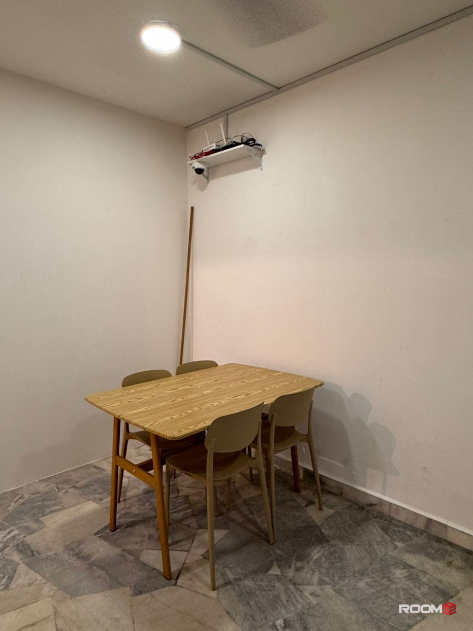 🔥De Tropicana, Kuchai Lama📍New Medium Room🔥Fully Furnish 10” Mattress Aircond Wardrobe Table Chair