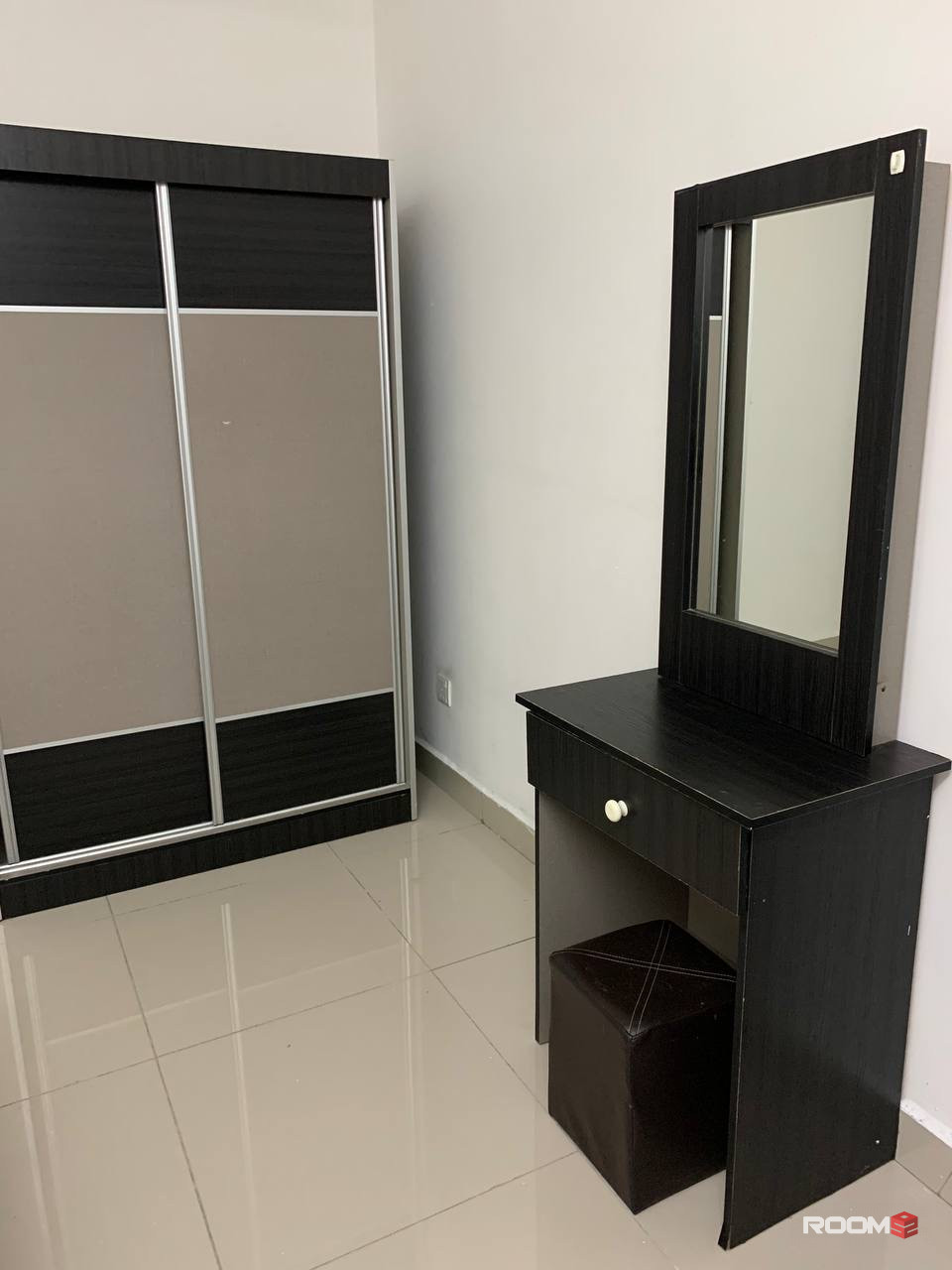Middle Room for Rent in 228 Kondominium Selayang