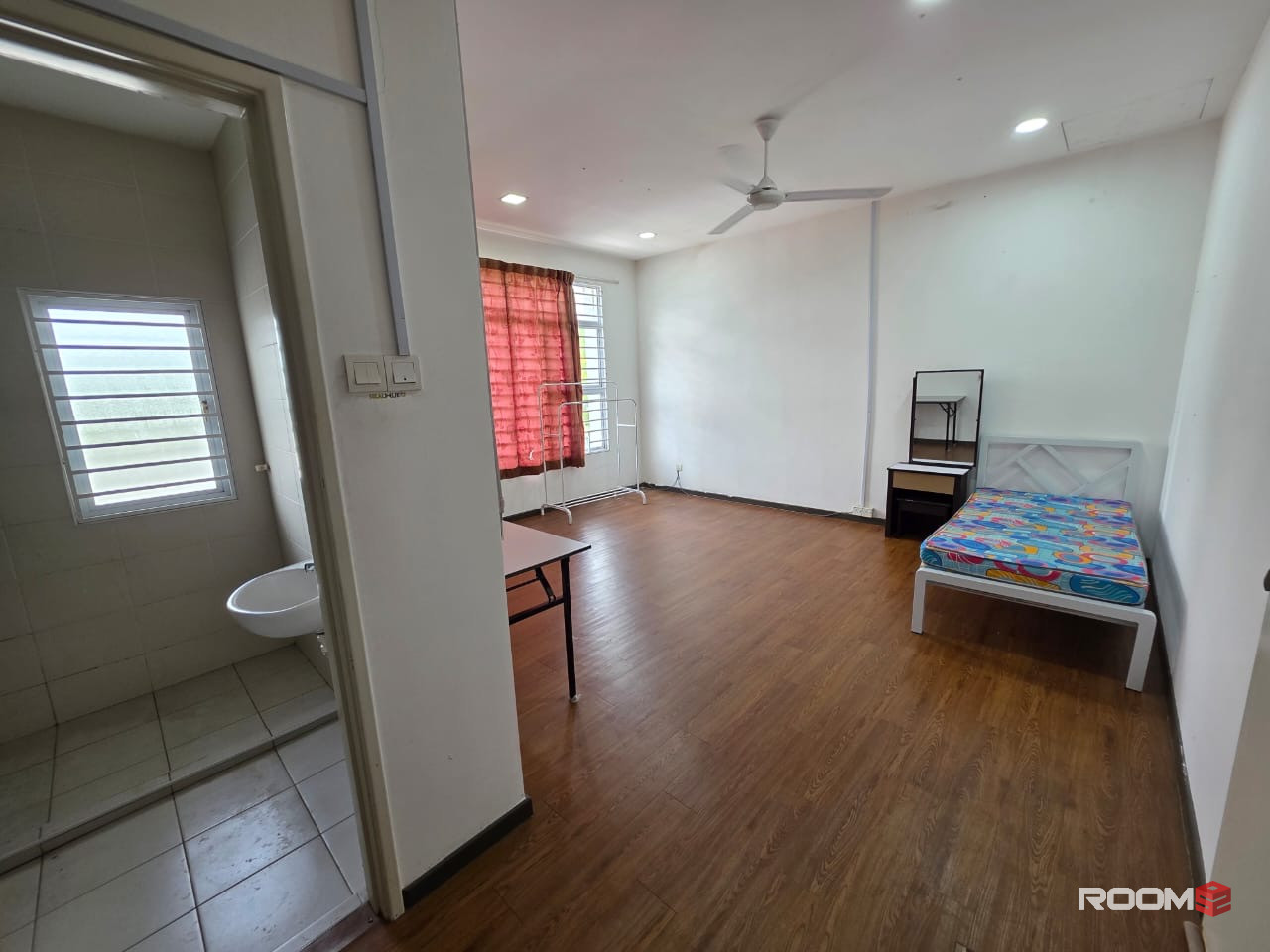 Bilik Sewa Murah at Kota Kemuning, Shah Alam with Air-Cond ❄️