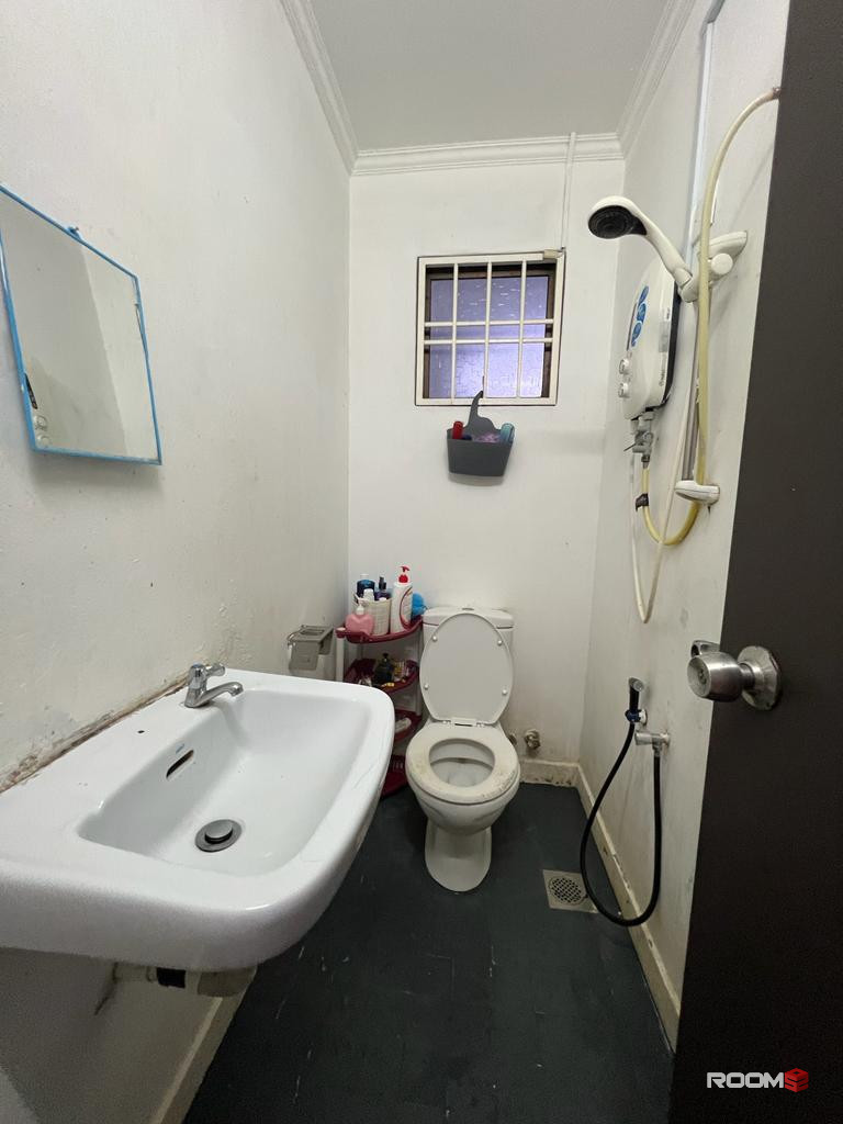 🍂 Comfort Meets Convenience: Room in Section 14, PJ🌤️🪻