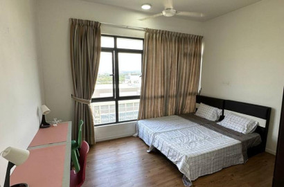 [Female unit🙋‍♀️] Master Room with Private bathroom🛁@Utropolis SUITES 1 Shah Alam