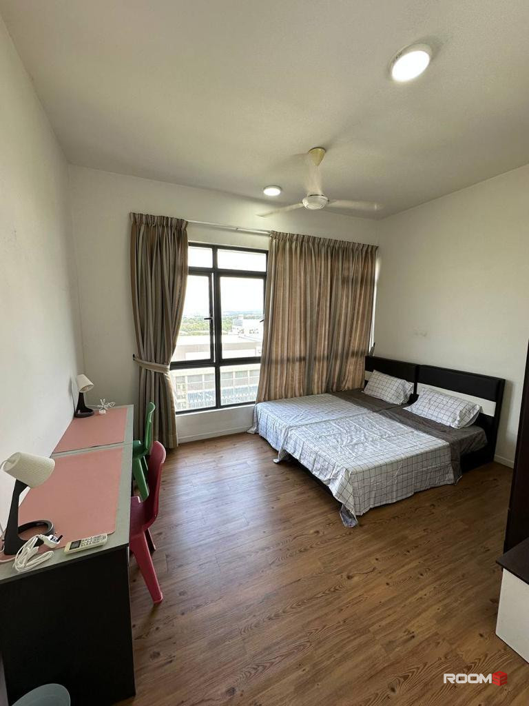 [Female unit🙋‍♀️] Master Room with Private bathroom🛁@Utropolis SUITES 1 Shah Alam