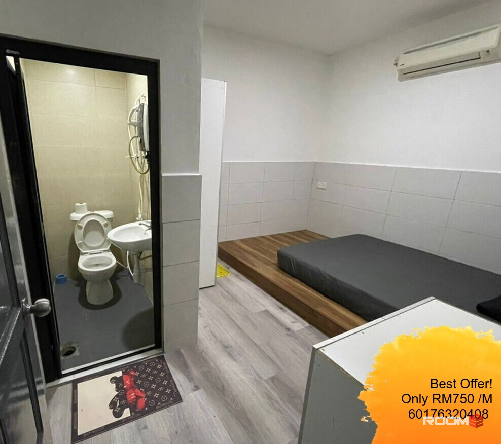 📌( Rm 300 Booking Fees ONLY ) 🌈Super Nice Master Room ( Private Bathroom )🎈 at Taman Kolam Air, Johor Bahru